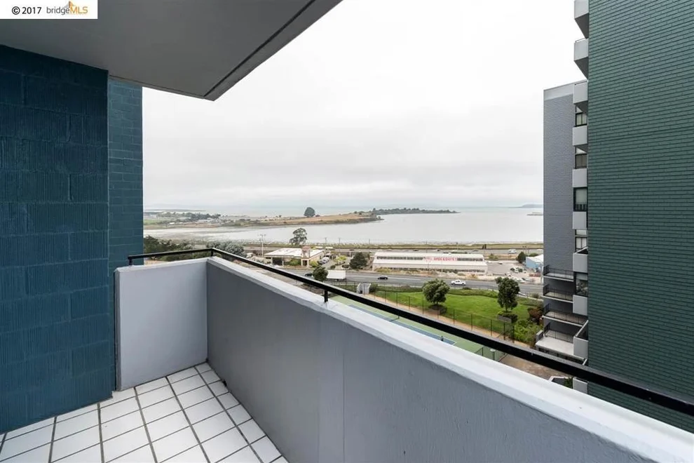 Unit for sale at 555 Pierce St, Albany, CA 94706