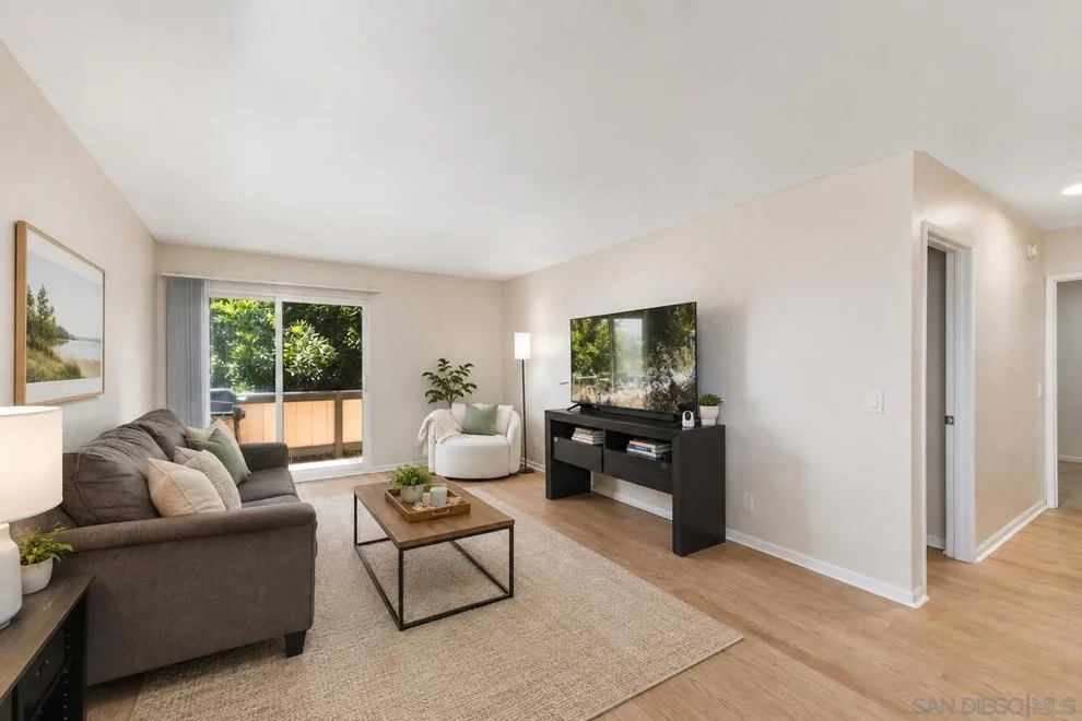 Unit for sale at 868 E Alvarado, Fallbrook, CA 92028