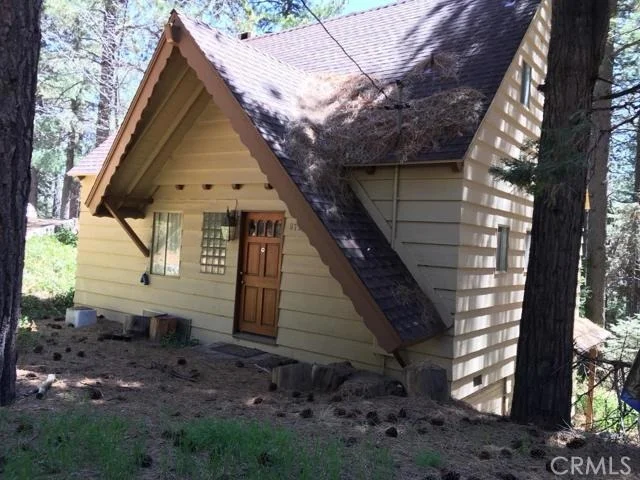 Unit for sale at 871 Sierra Vista Drive, Twin Peaks, CA 92391