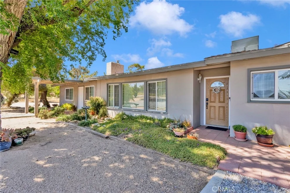 Unit for sale at 15884 El Centro Road, Hesperia, CA 92345