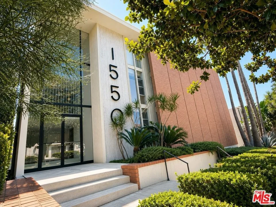 Unit for sale at 1550 N Laurel Avenue, Los Angeles, CA 90046
