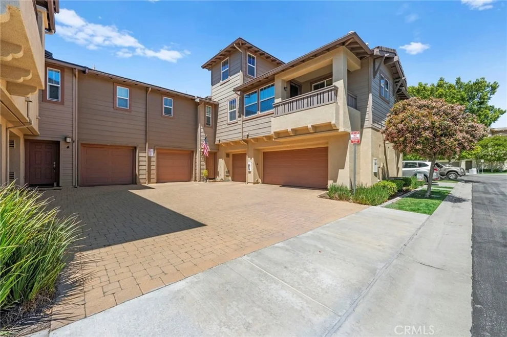 Unit for sale at 41527 Blue Canyon Avenue, Murrieta, CA 92562