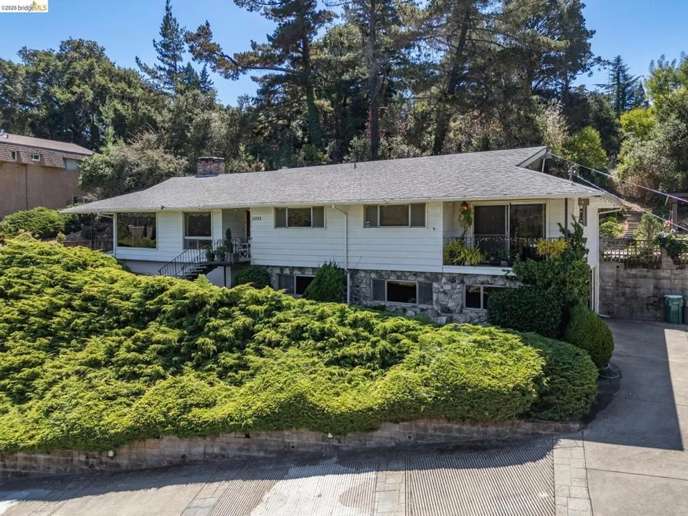 Unit for sale at 11233 Monan St, Oakland, CA 94605