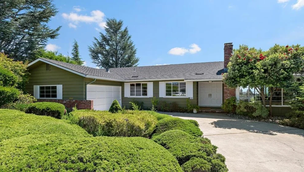 Unit for sale at 3595 Oakes Drive, Hayward, CA 94542