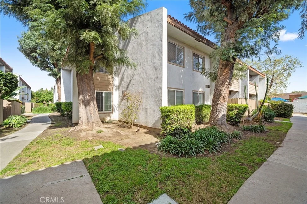 Unit for sale at 2521 W Sunflower, Santa Ana, CA 92704