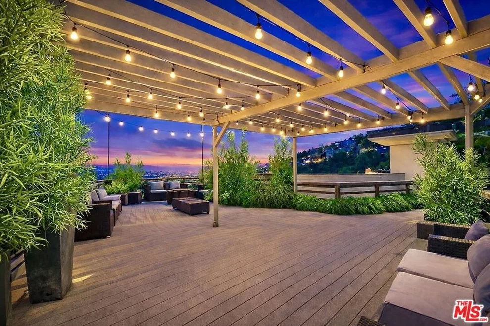Unit for sale at 8827 Evanview Drive, Los Angeles, CA 90069