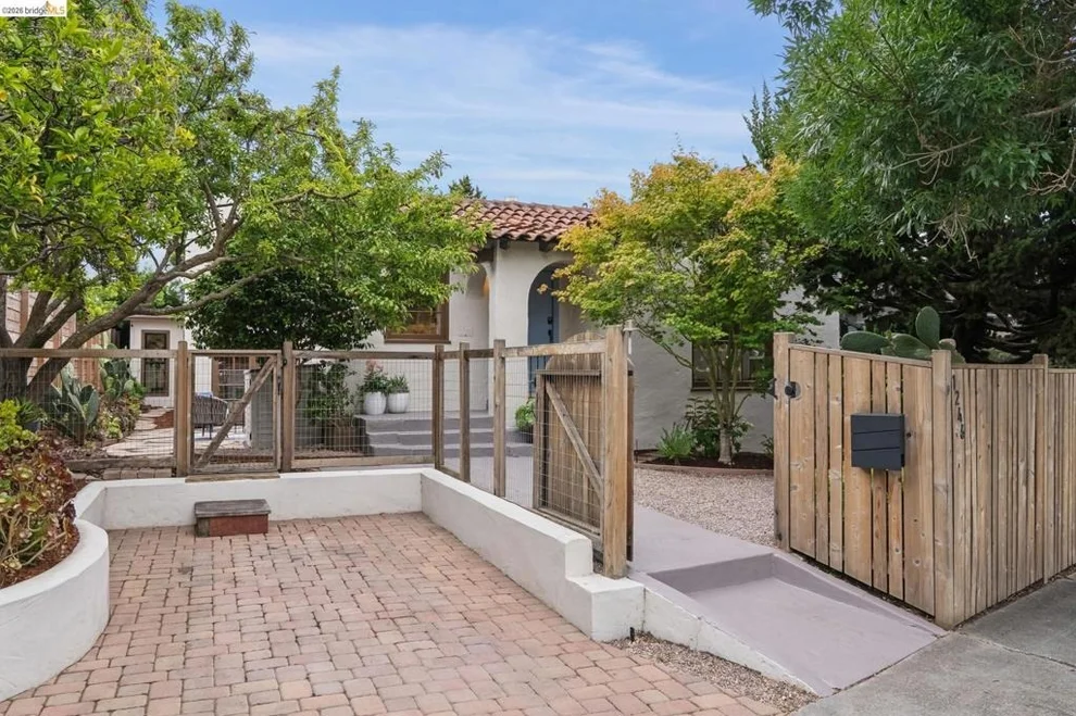 Unit for sale at 1246 Hopkins St, Berkeley, CA 94702
