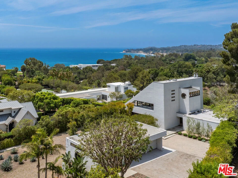 Unit for sale at 27553 Pacific Coast Highway, Malibu, CA 90265