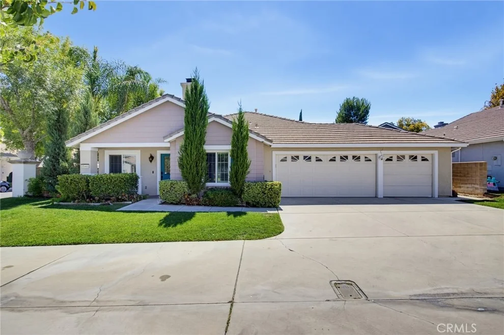 Unit for sale at 25461 Chisom Lane, Stevenson Ranch, CA 91381