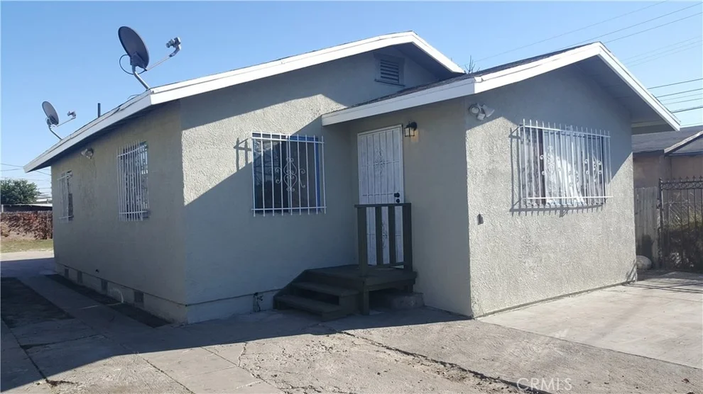 Unit for sale at 10710 Stanford Avenue, Los Angeles, CA 90059