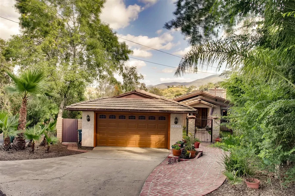 Unit for sale at 10651 Olvera, Spring Valley, CA 91977
