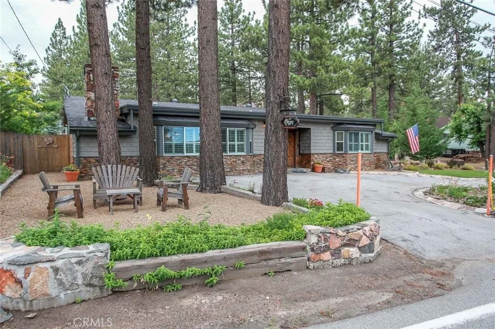 Unit for sale at 371 Edgemoor Road, Big Bear, CA 92315