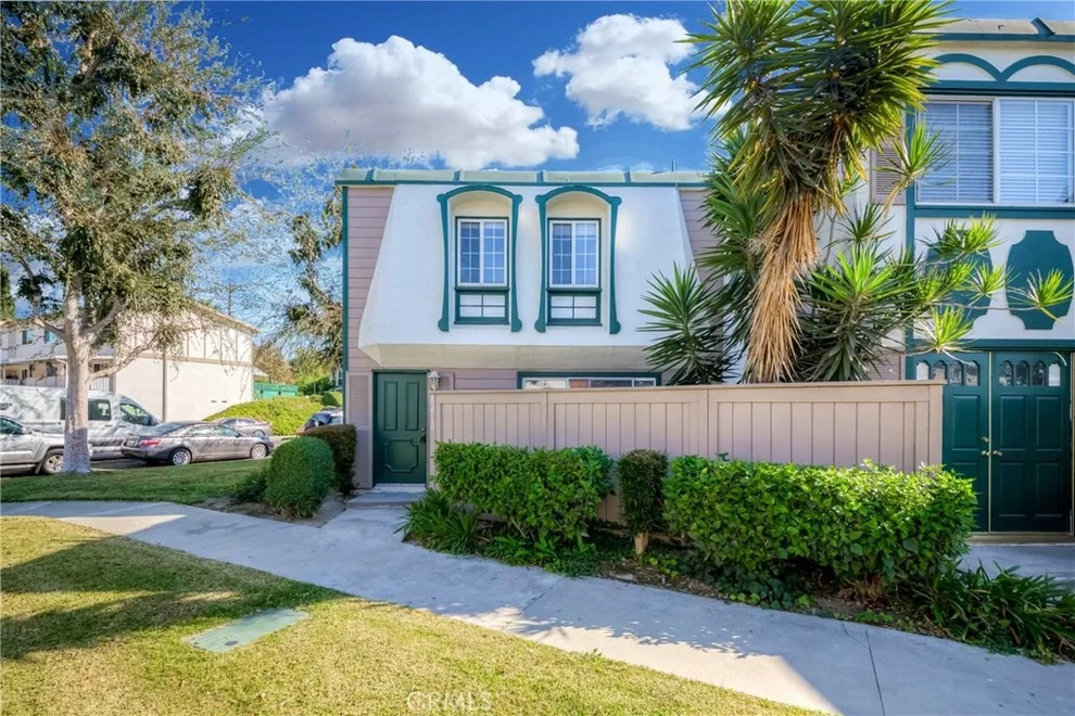 Unit for sale at 8210 Gordon Grn, Buena Park, CA 90621