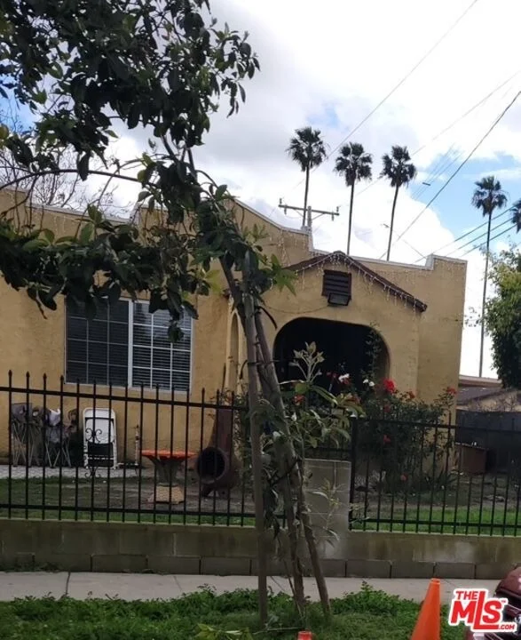 Unit for sale at 1216 E 84th Street, Los Angeles, CA 90001