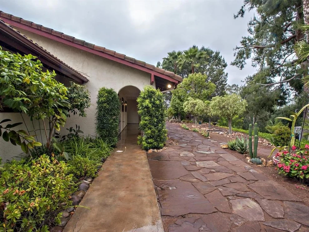 Unit for sale at 709 Yucca Rd, Fallbrook, CA 92028