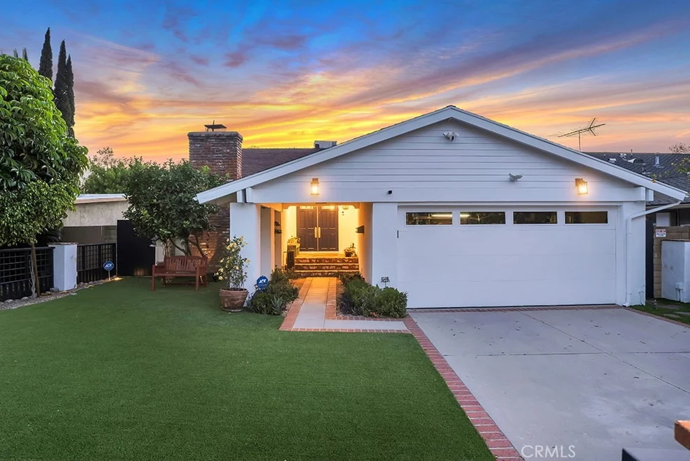 Unit for sale at 6305 Crebs, Tarzana, CA 91335