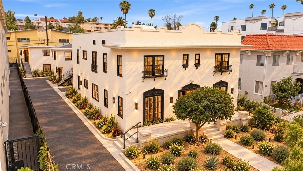 Unit for sale at 525 N Kenmore Avenue, Los Angeles, CA 90004