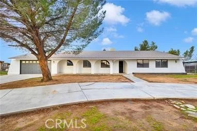 Unit for sale at 15620 Ramona, Apple Valley, CA 92307