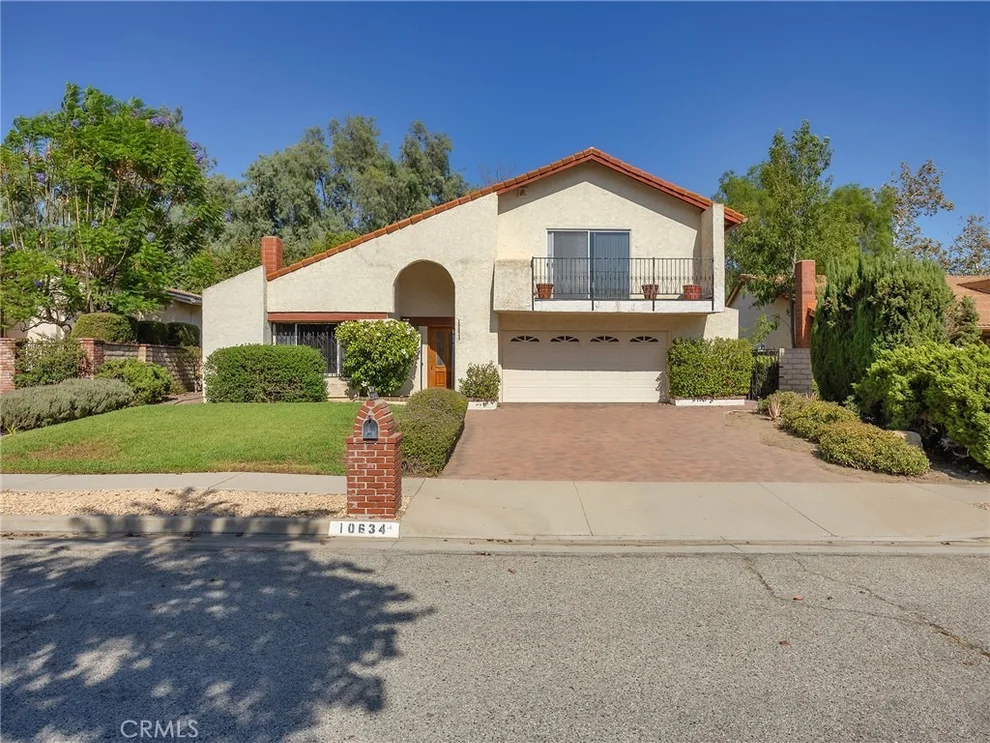 Unit for sale at 10634 Deering Avenue, Chatsworth, CA 91311