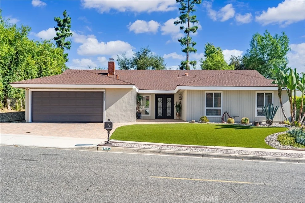 Unit for sale at 22628 Paul Revere, Calabasas, CA 91302