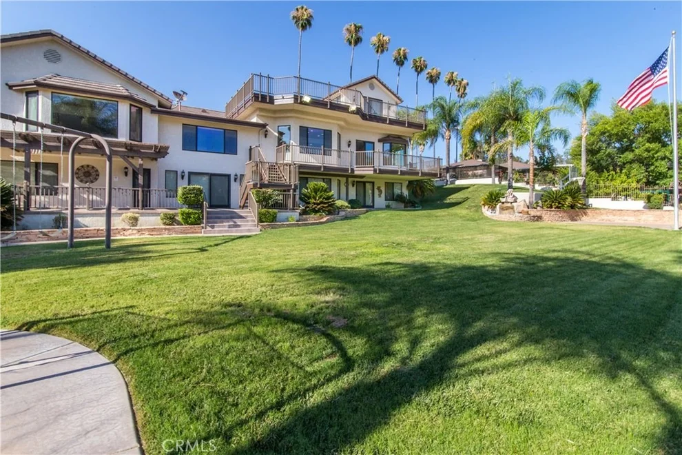 Unit for sale at 42125 Crest Drive, Hemet, CA 92544