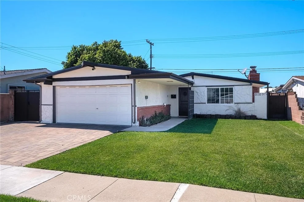 Unit for sale at 20223 Jersey Avenue, Lakewood, CA 90715