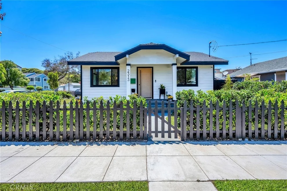 Unit for sale at 2313 Andreo Avenue, Torrance, CA 90501