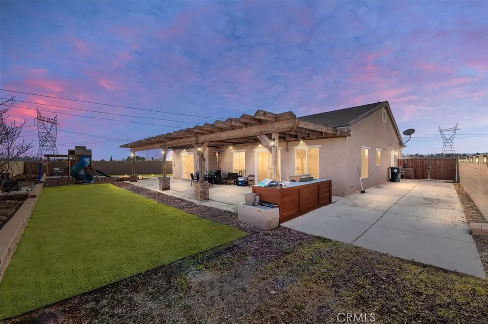 Unit for sale at 13374 Luna, Victorville, CA 92392