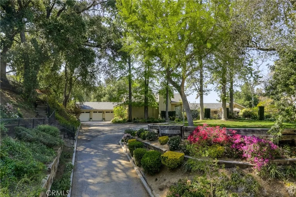 Unit for sale at 222 Escondido Drive, Redlands, CA 92373
