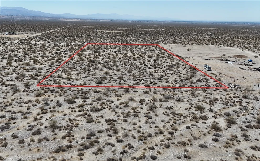 Unit for sale at 141 E Avenue U, Pearblossom, CA 93553