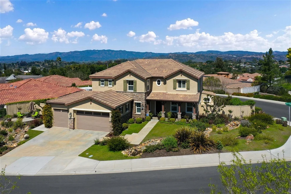 Unit for sale at 242 Clayton Parkinson Ct, Fallbrook, CA 92028