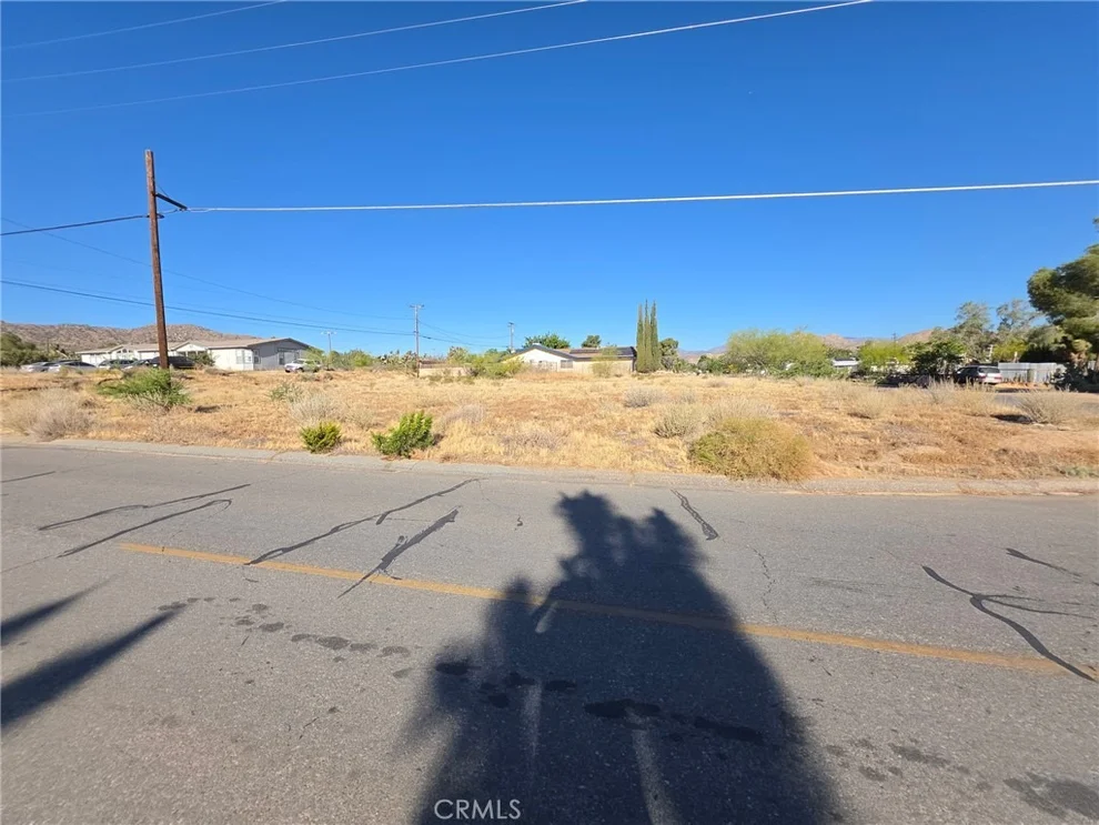 Unit for sale at 55685 Navajo, Yucca Valley, CA 92284