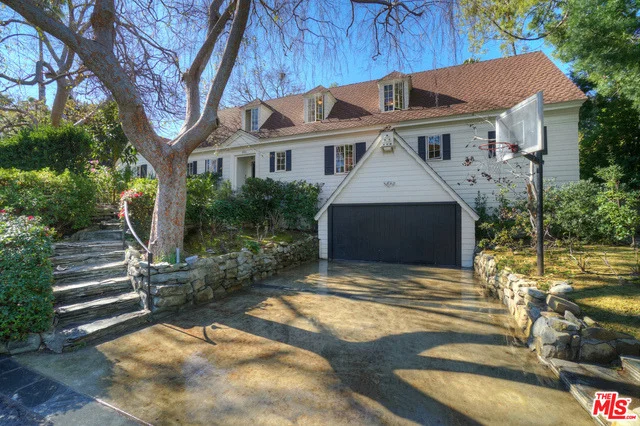 Unit for sale at 2021 CUMMINGS Drive, Los Angeles, CA 90027