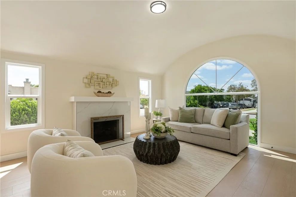 Unit for sale at 3501 W 59th, Los Angeles, CA 90043