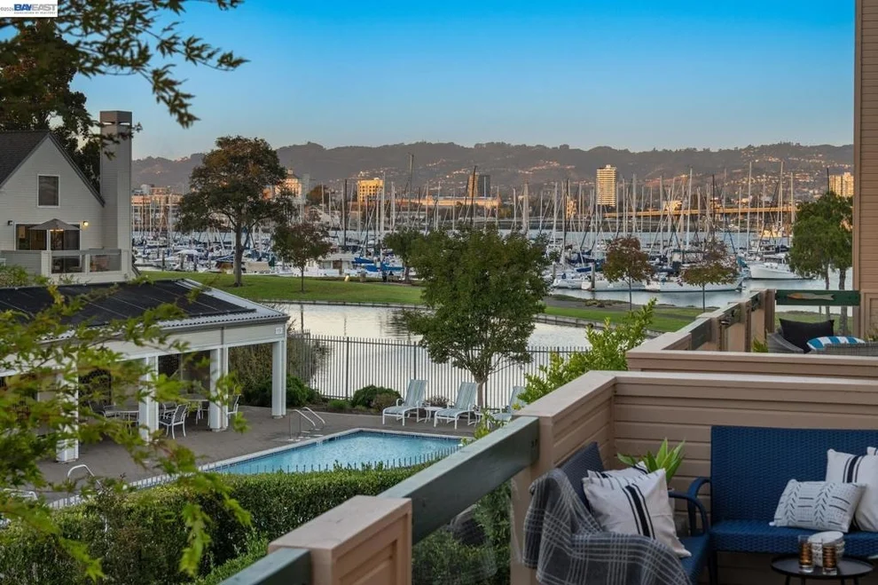 Unit for sale at 11 REGULUS CT, Alameda, CA 94501