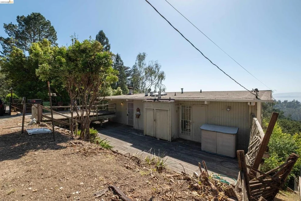 Unit for sale at 7279 Snake Rd, Oakland, CA 94611