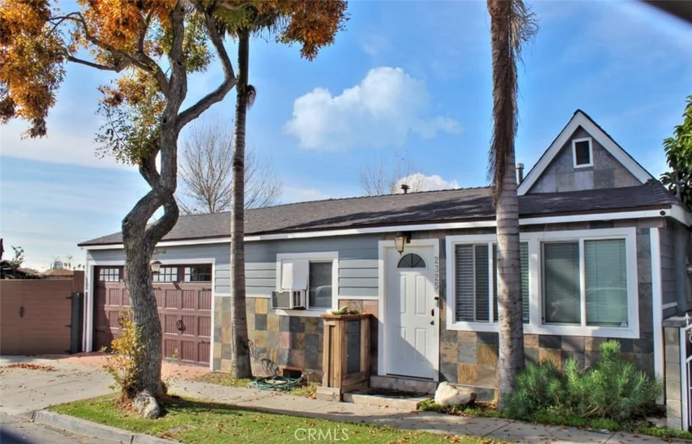 Unit for sale at 2325 Lewis Avenue, Signal Hill, CA 90755