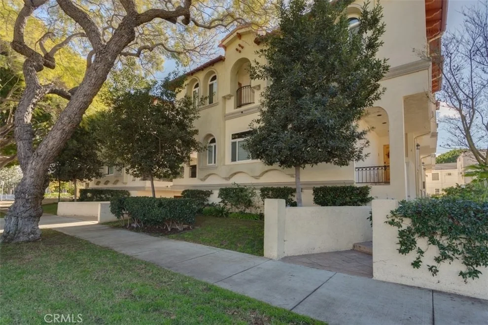 Unit for sale at 4067 Lincoln Avenue, Culver City, CA 90232