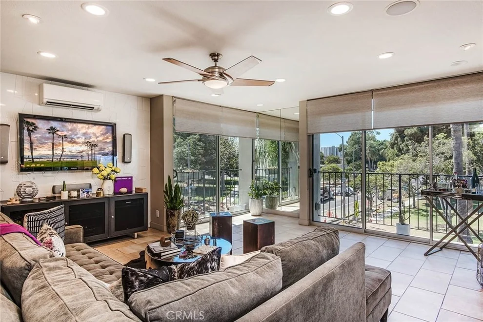 Unit for sale at 2101 E 2nd Street, Long Beach, CA 90803
