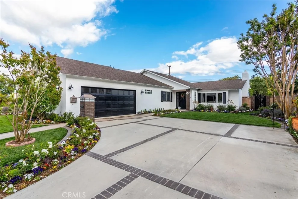 Unit for sale at 11346 Baskerville Road, Rossmoor, CA 90720