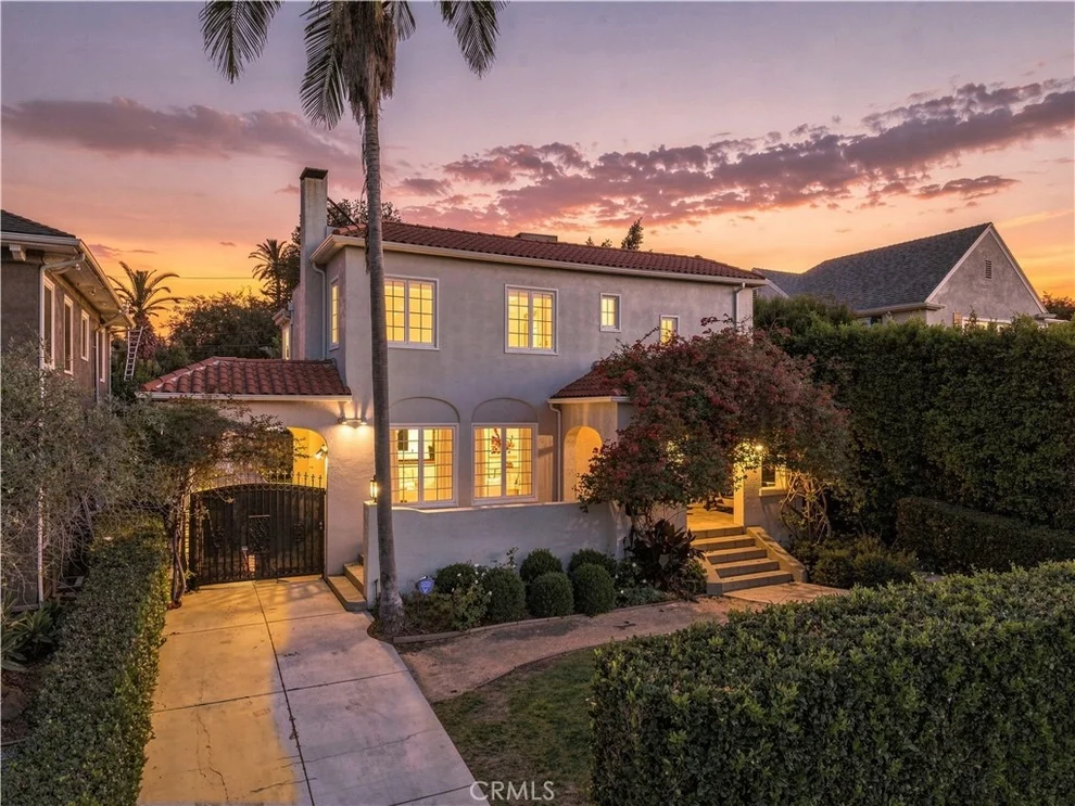 Unit for sale at 911 S Victoria Avenue, Los Angeles, CA 90019