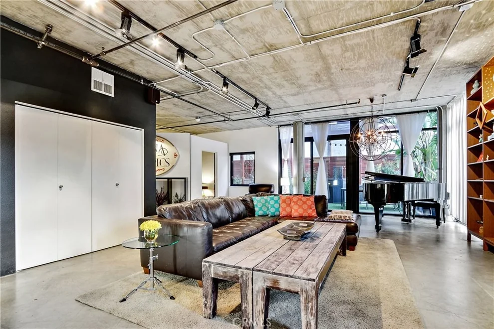Unit for sale at 835 Locust Avenue, Long Beach, CA 90813