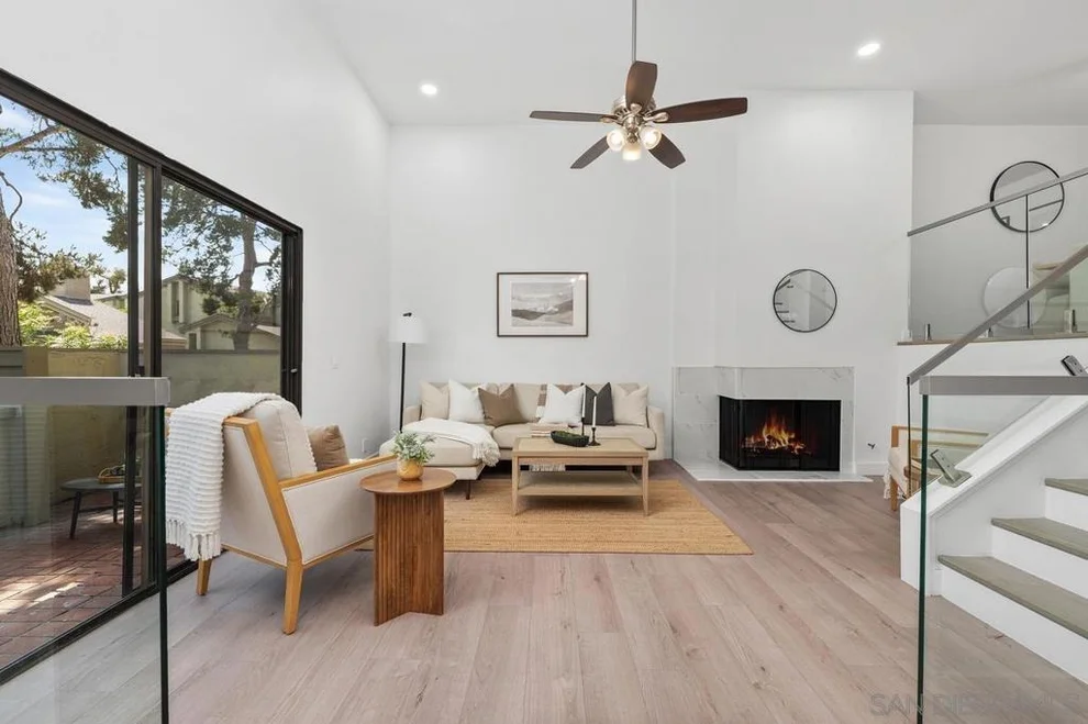 Unit for sale at 3324 Caminito Eastbluff, La Jolla, CA 92037