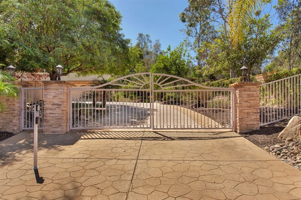 Unit for sale at 944 Juniper Lane, Vista, CA 92081