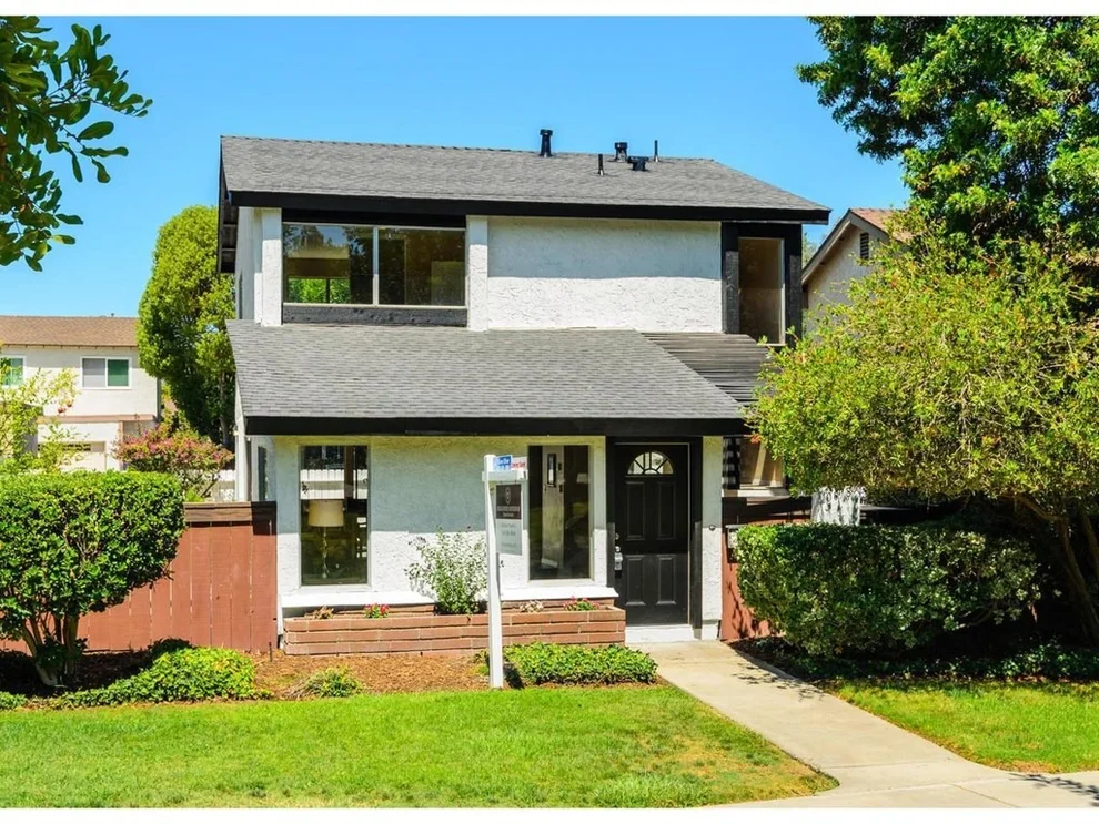 Unit for sale at 10678 Porto Court, San Diego, CA 92124