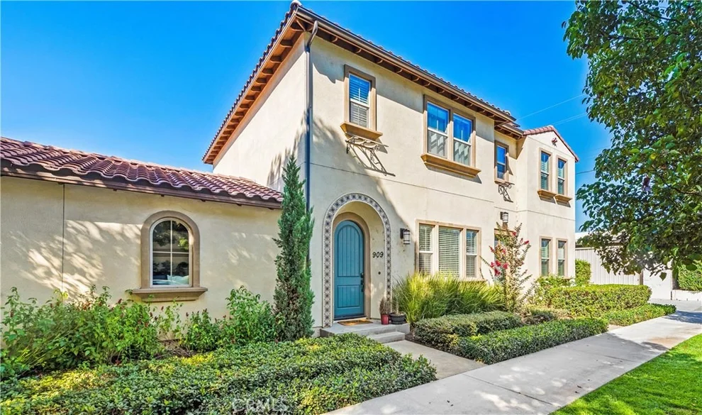 Unit for sale at 909 Brown Street, Santa Ana, CA 92701