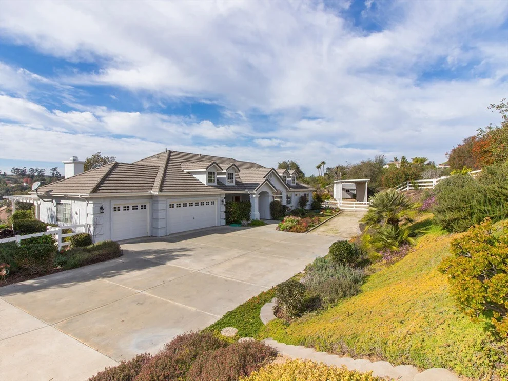 Unit for sale at 1020 Hughes Ln, Fallbrook, CA 92028