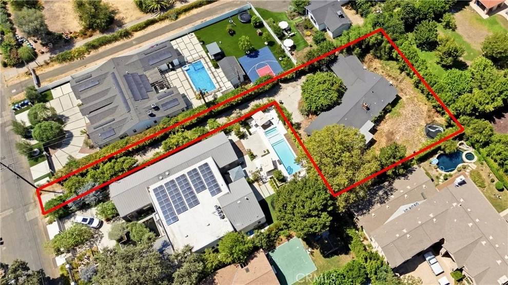 Unit for sale at 23347 Collins Street, Woodland Hills, CA 91367
