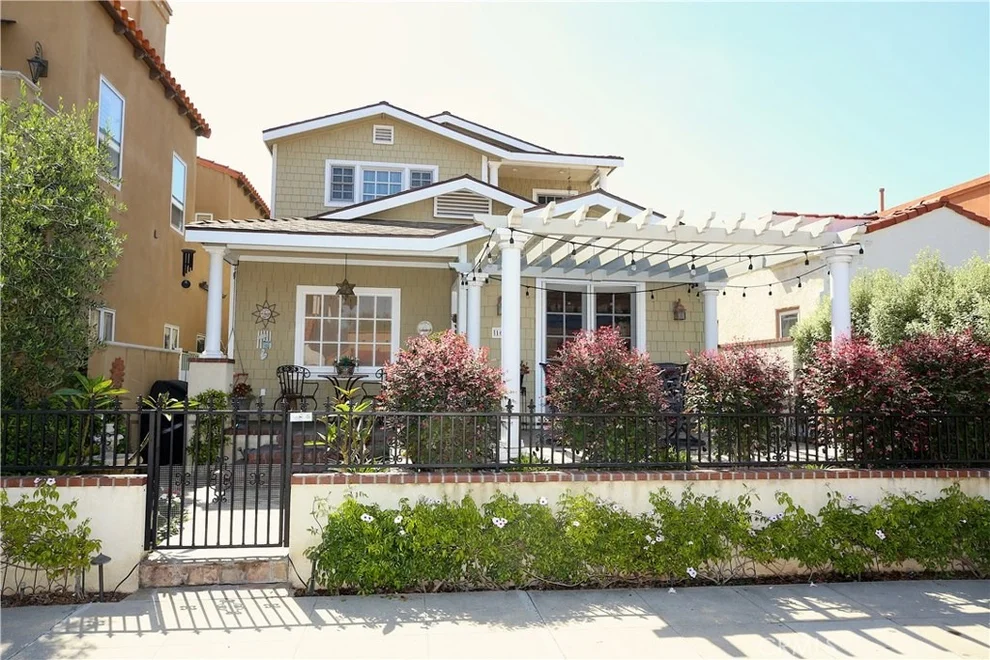 Unit for sale at 168 Santa Ana Avenue, Long Beach, CA 90803