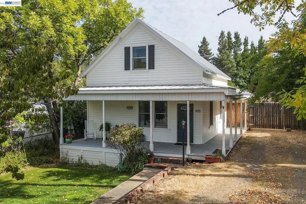 Unit for sale at 871 Main St., Weaverville, CA 96093-0000